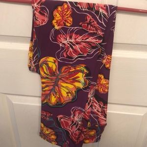 TC leggings never worn ( already had a pair)